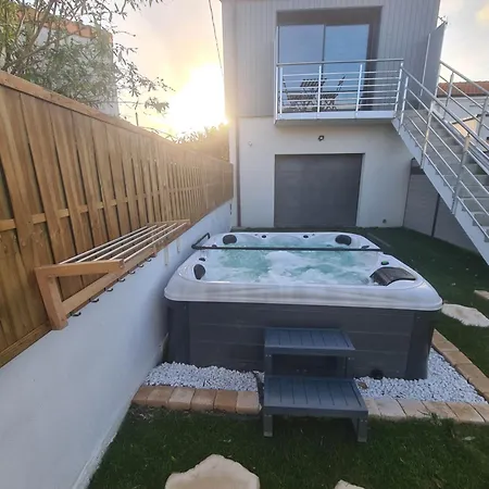 Maison Cosy Avec Jardin Et Jacuzzi Appartamento Saint-Herblain