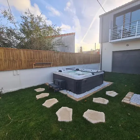 Maison Cosy Avec Jardin Et Jacuzzi Appartamento